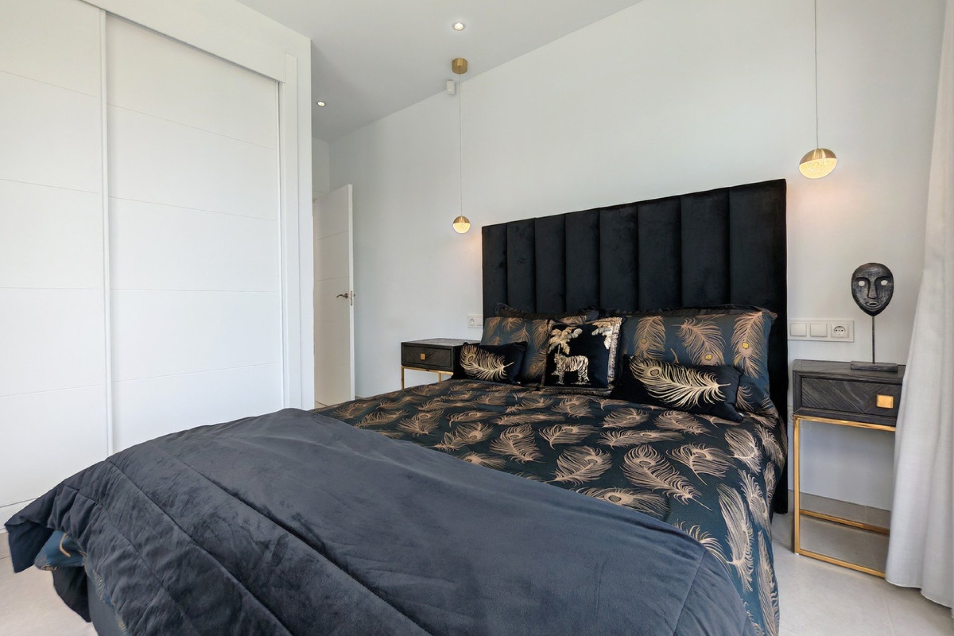 Resale - Villa - Estepona - Estepona Centro
