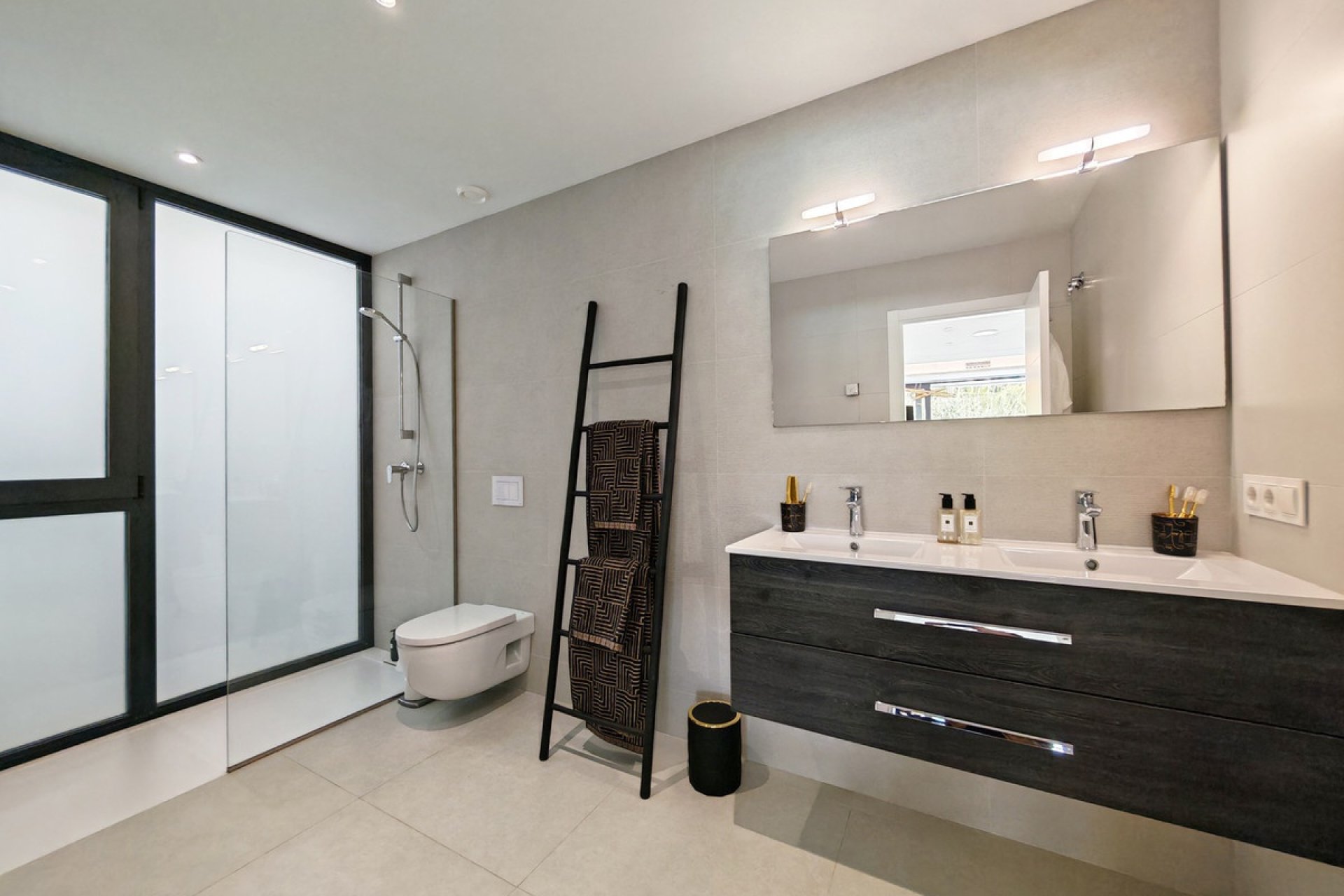 Resale - Villa - Estepona - Estepona Centro