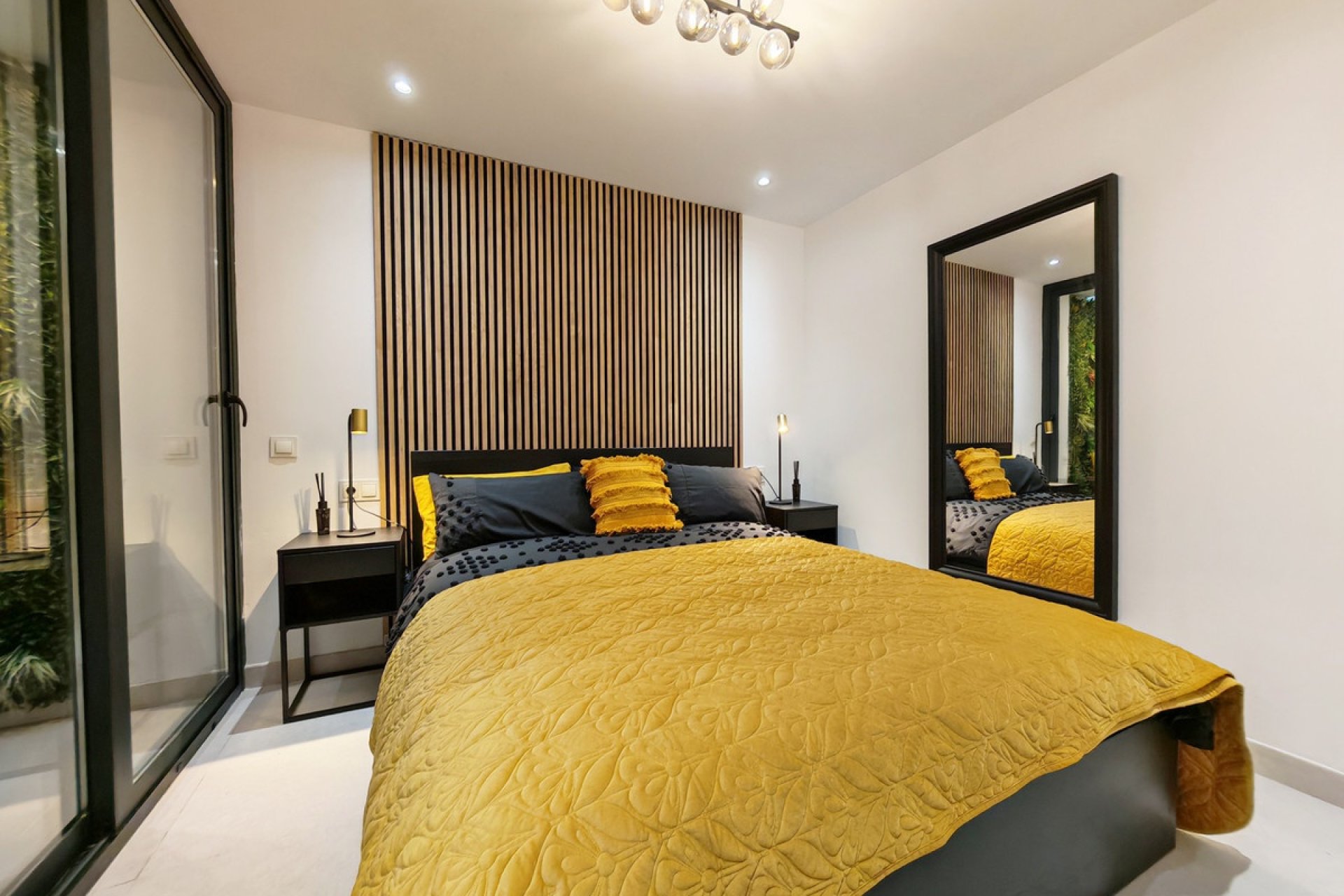Resale - Villa - Estepona - Estepona Centro