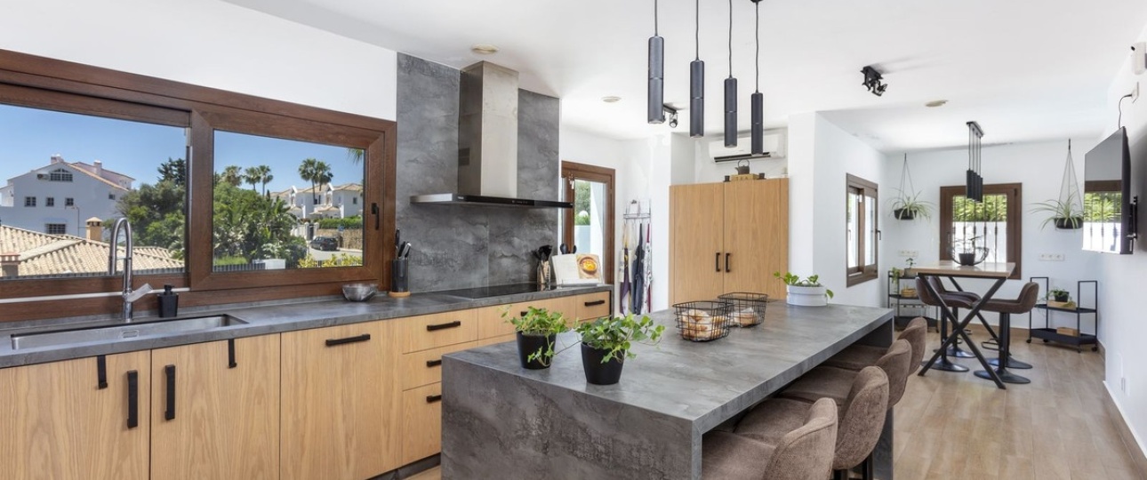 Resale - Villa - Estepona - Estepona Centro