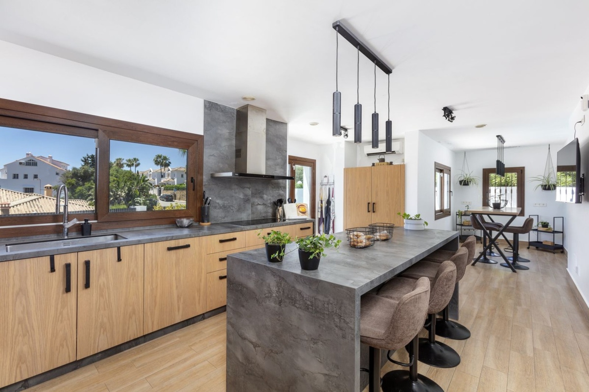 Resale - Villa - Estepona - Estepona Centro