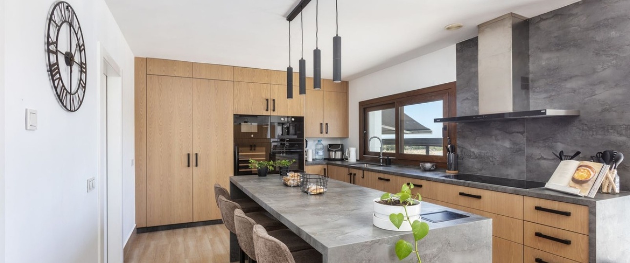 Resale - Villa - Estepona - Estepona Centro