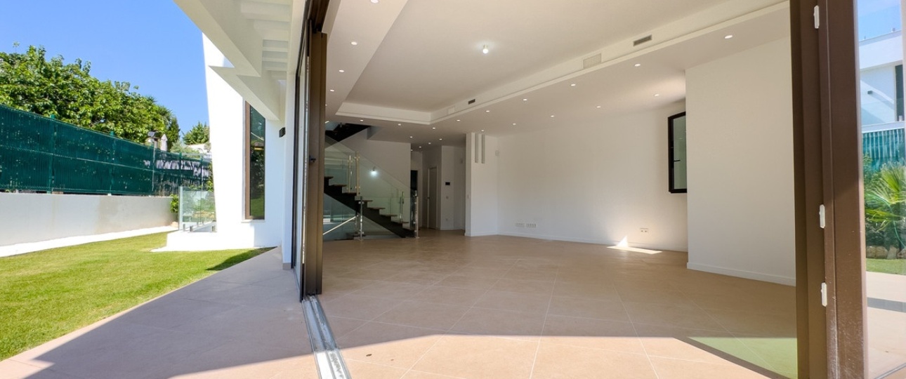Resale - Villa - Estepona - Estepona Centro
