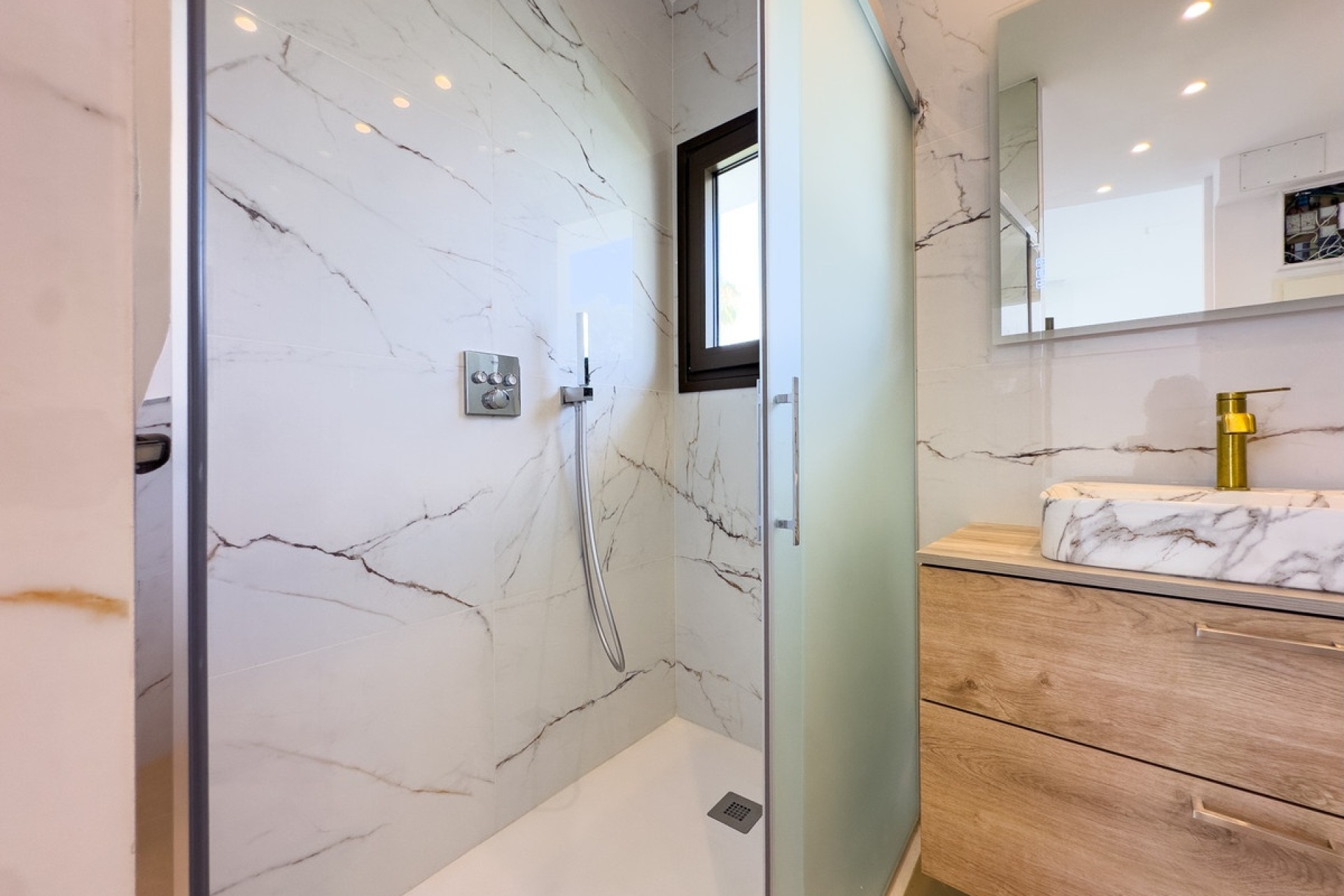 Resale - Villa - Estepona - Estepona Centro