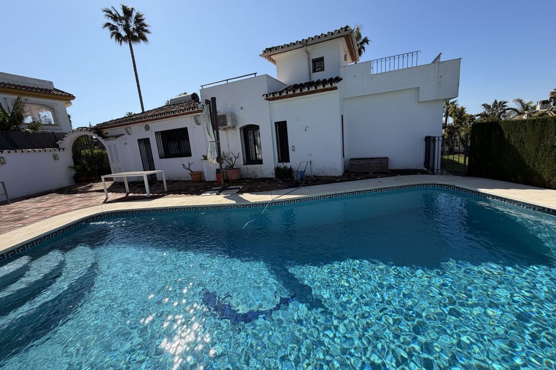 Resale - Villa - Estepona - Estepona Centro