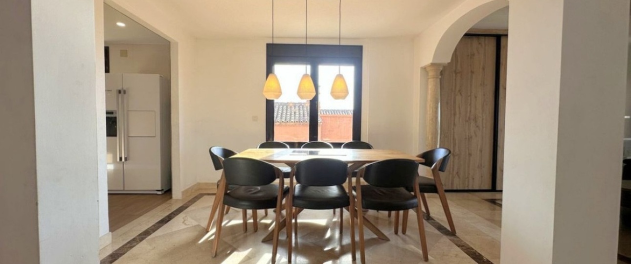 Resale - Villa - Estepona - Estepona Centro