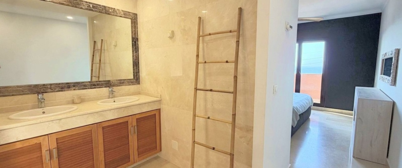 Resale - Villa - Estepona - Estepona Centro