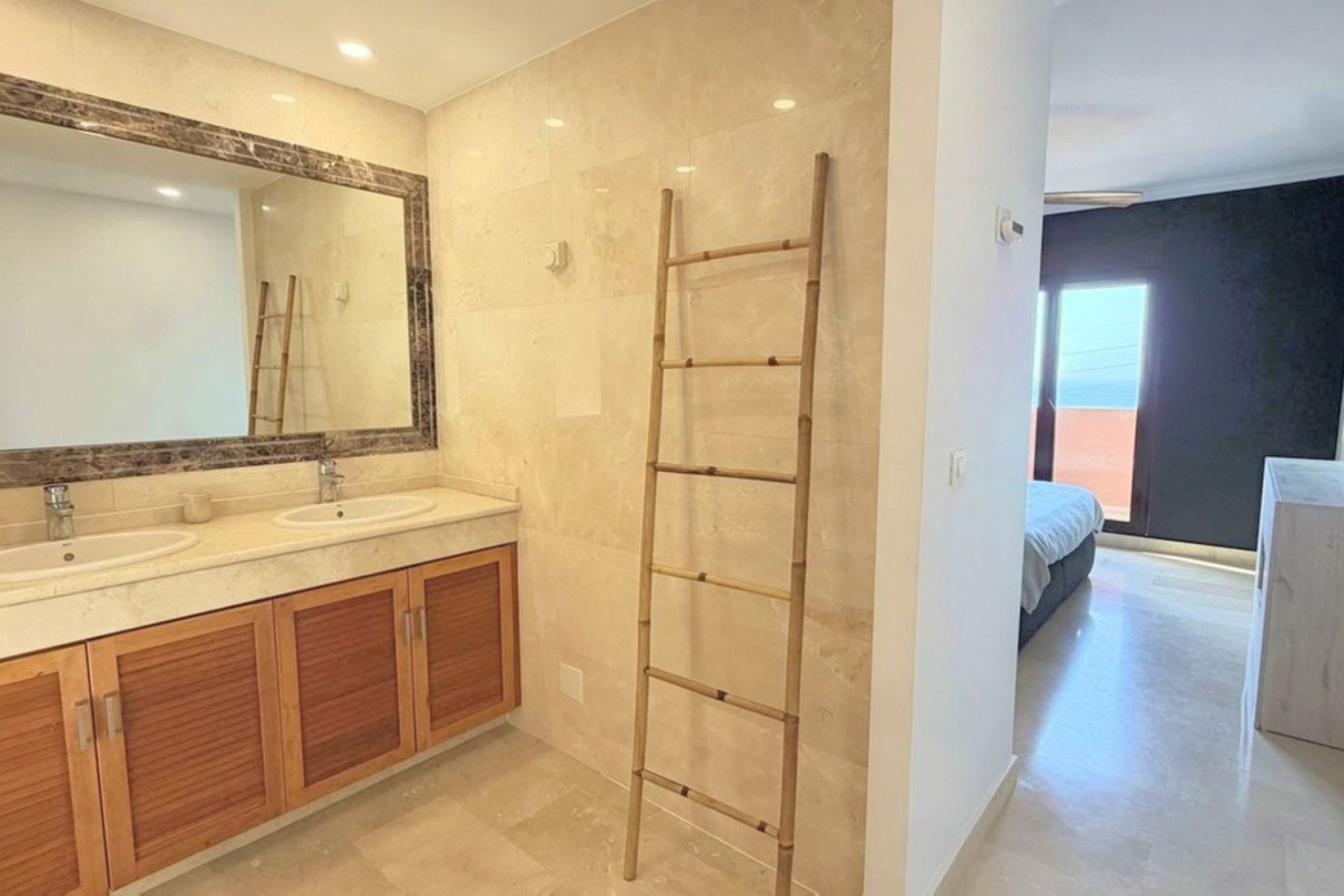 Resale - Villa - Estepona - Estepona Centro