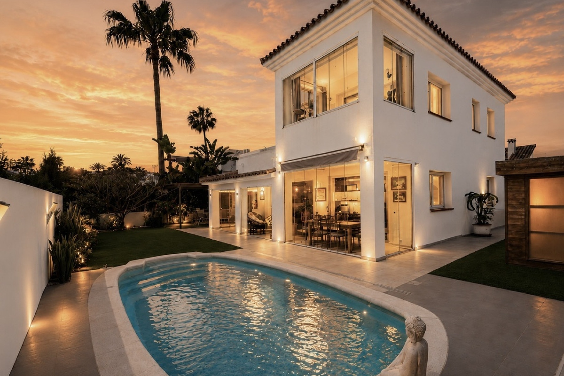 Resale - Villa - Estepona - Estepona Centro