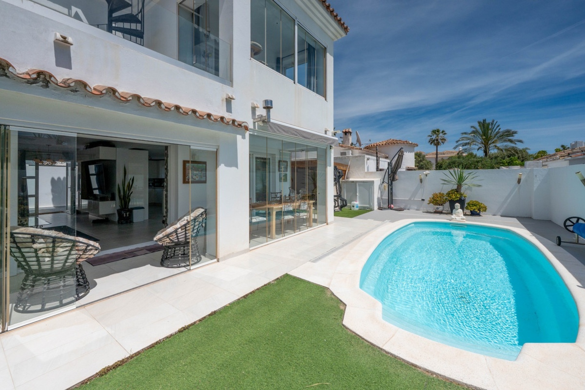 Resale - Villa - Estepona - Estepona Centro
