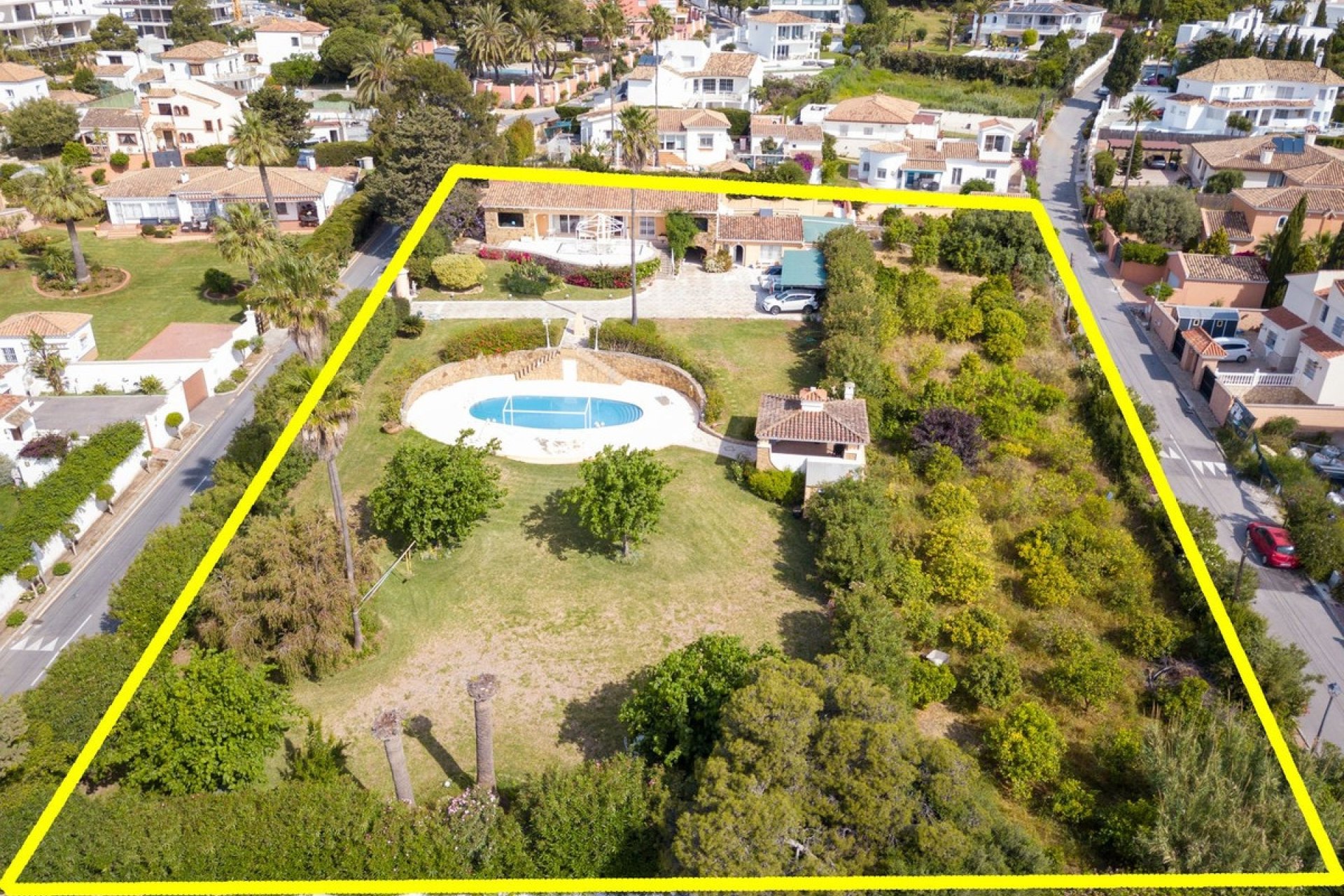 Resale - Villa - Estepona - Estepona Centro