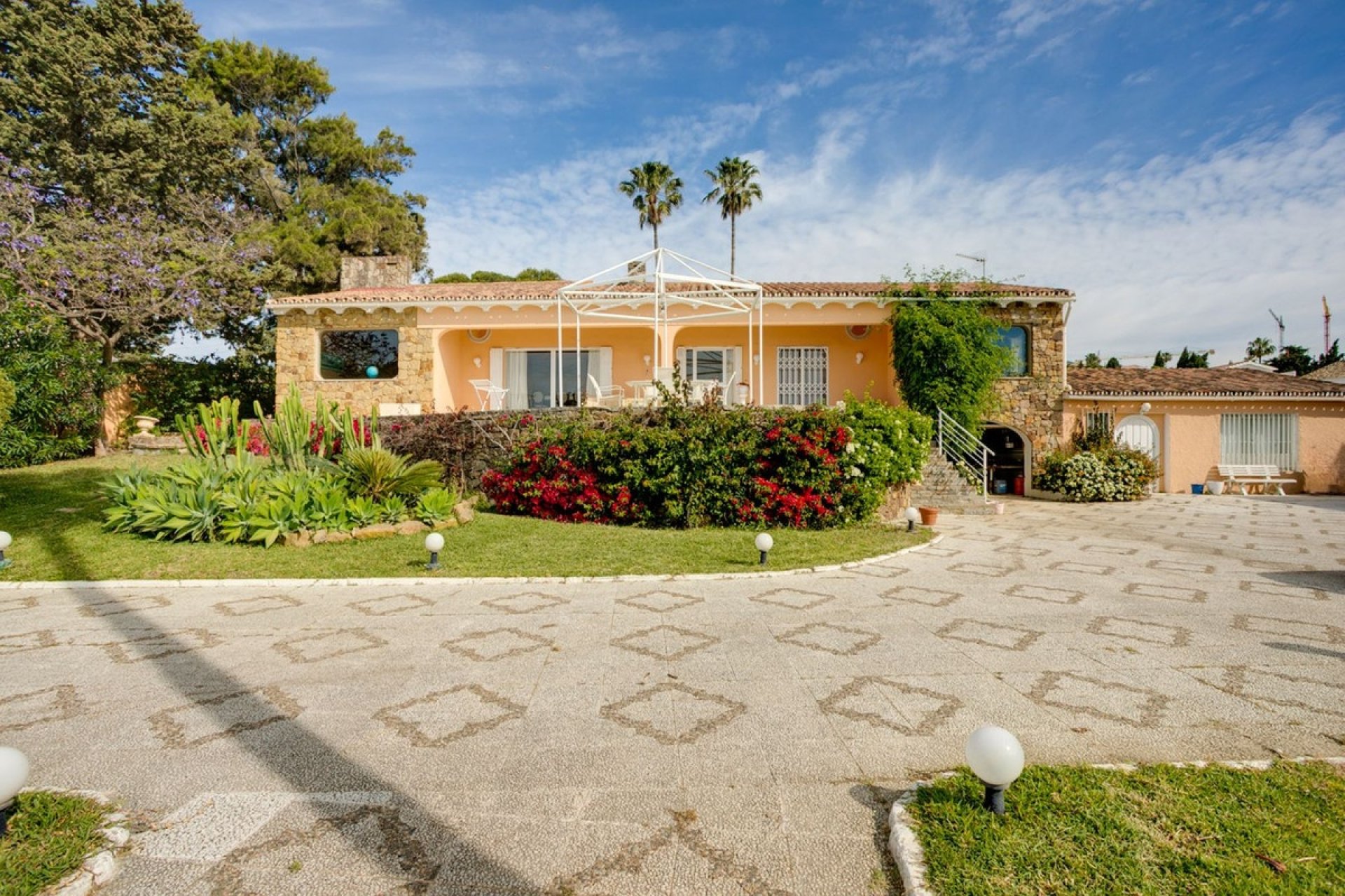Resale - Villa - Estepona - Estepona Centro
