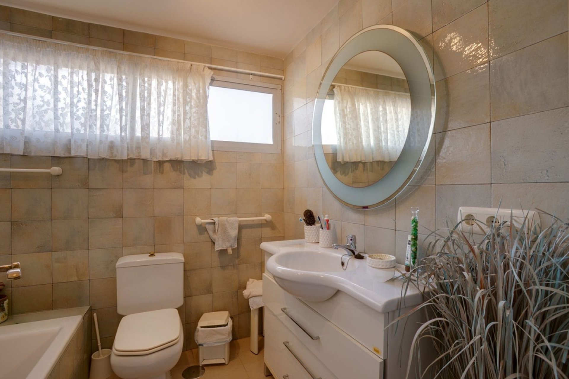 Resale - Villa - Estepona - Estepona Centro