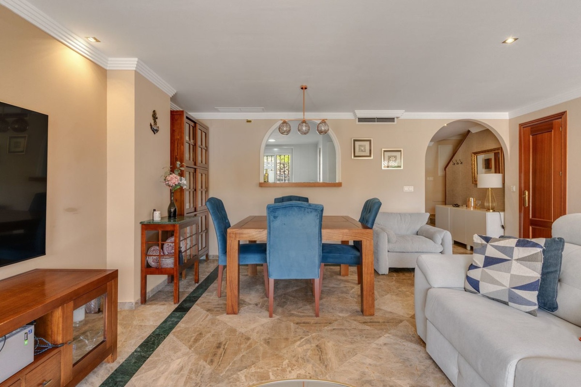 Resale - Villa - Estepona - Estepona Centro