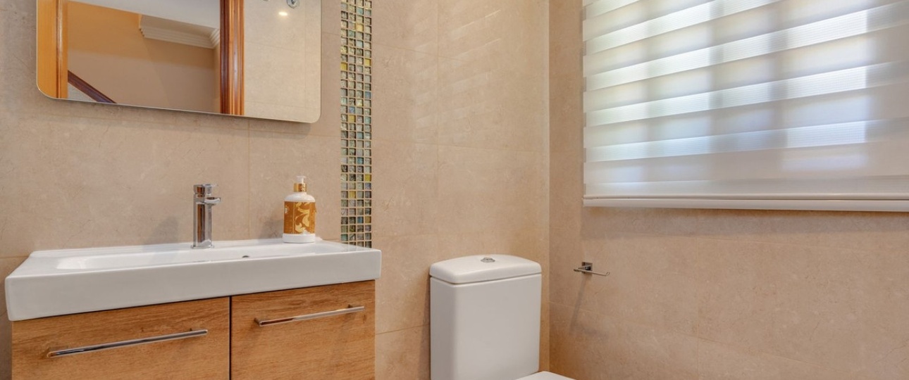 Resale - Villa - Estepona - Estepona Centro