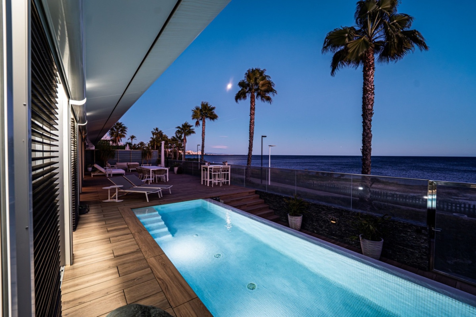Resale - Villa - Estepona - Estepona Centro