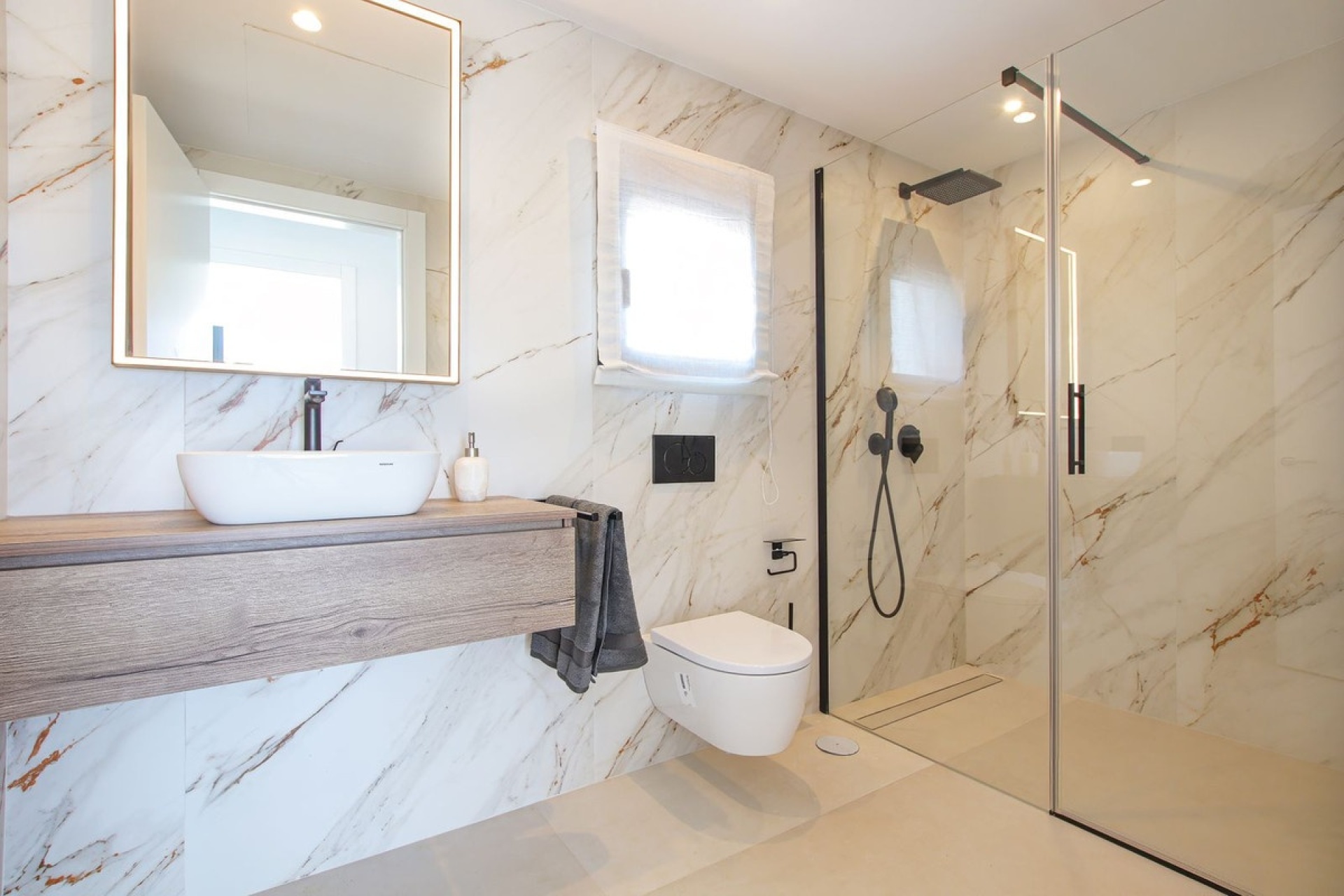 Resale - Villa - Estepona - Estepona Centro