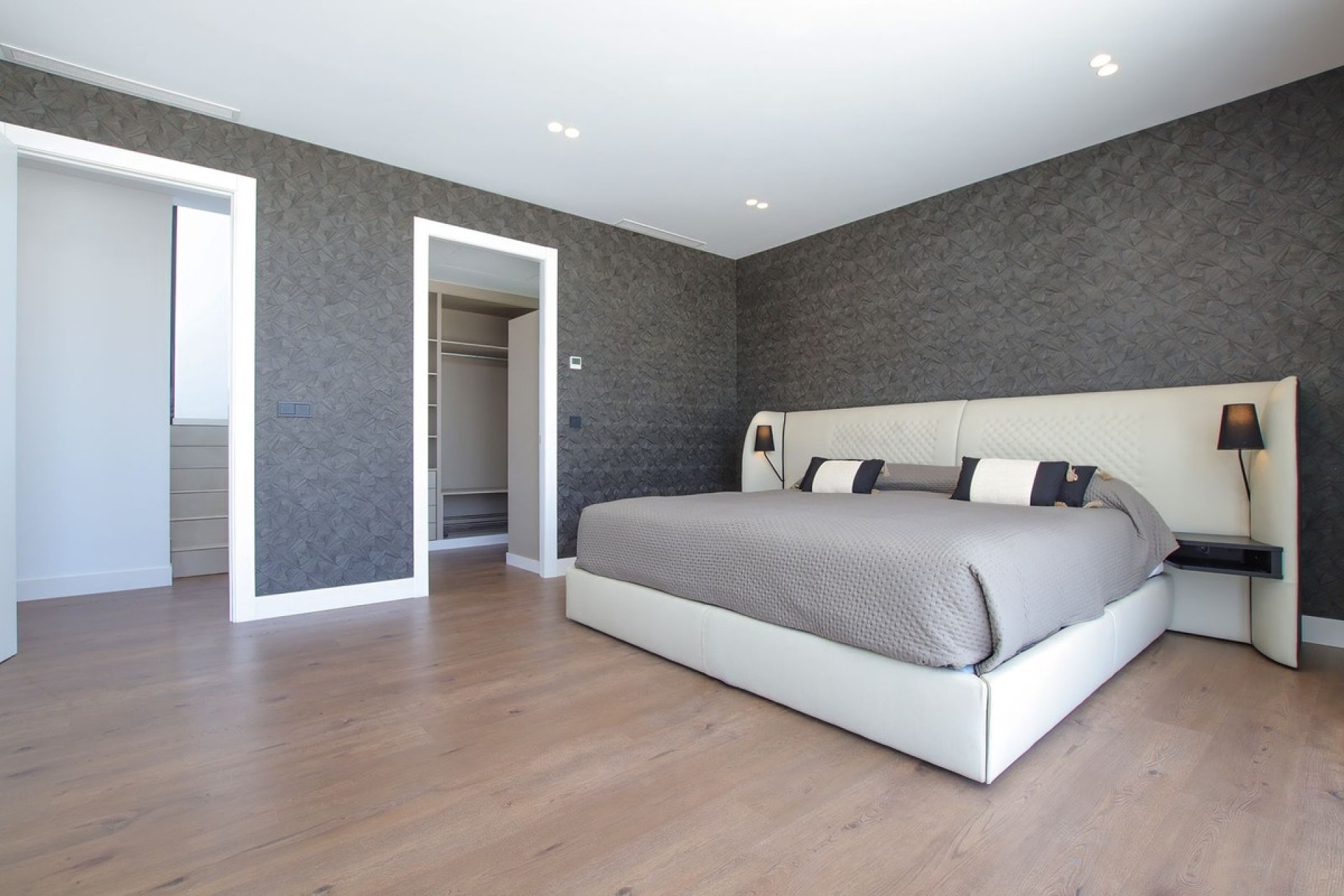 Resale - Villa - Estepona - Estepona Centro