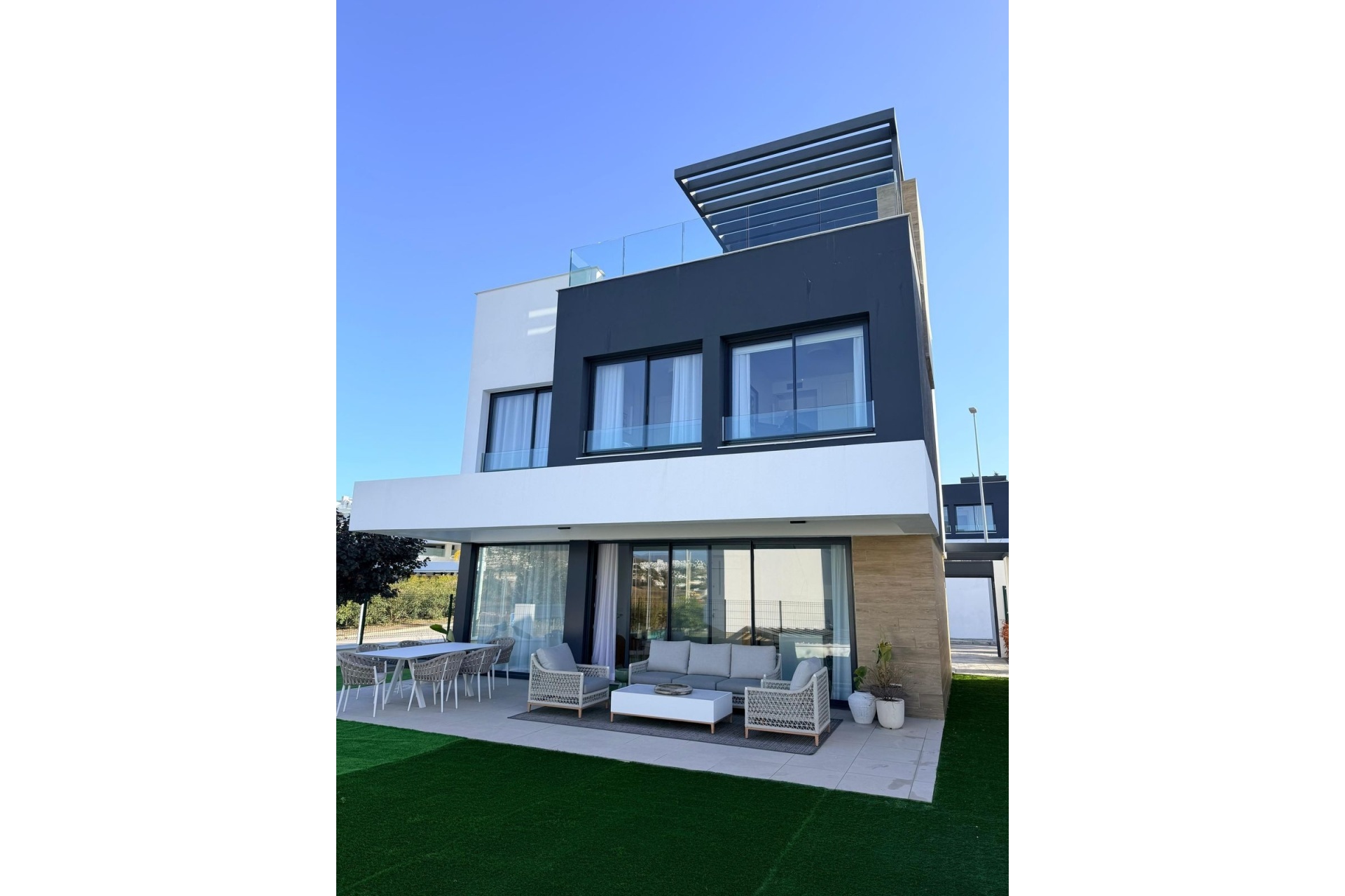 Resale - Villa - Estepona - Estepona Centro
