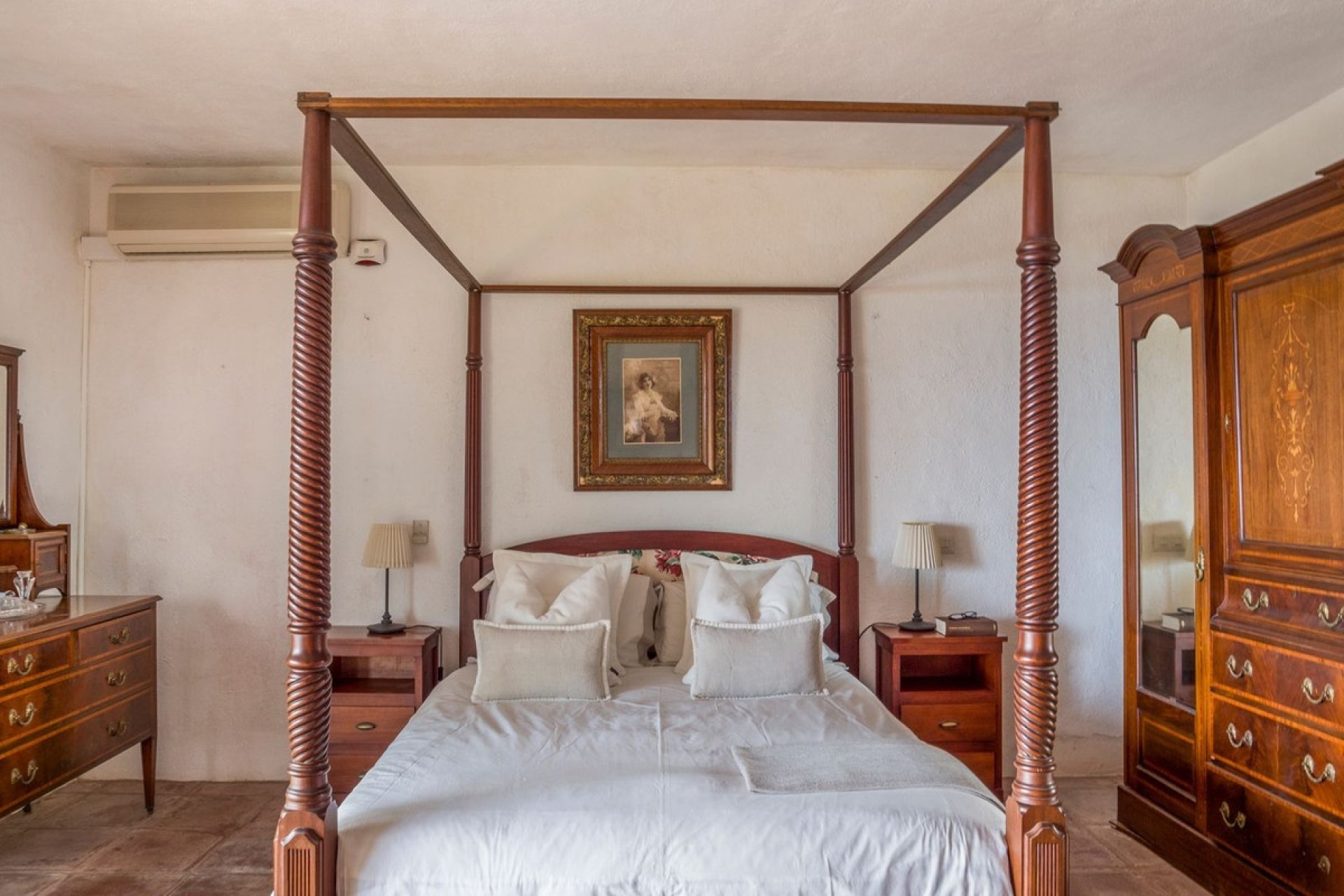 Resale - Villa - Estepona - Estepona Centro