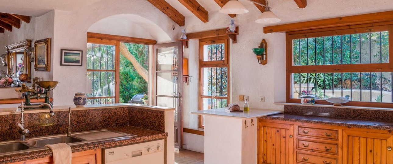 Resale - Villa - Estepona - Estepona Centro