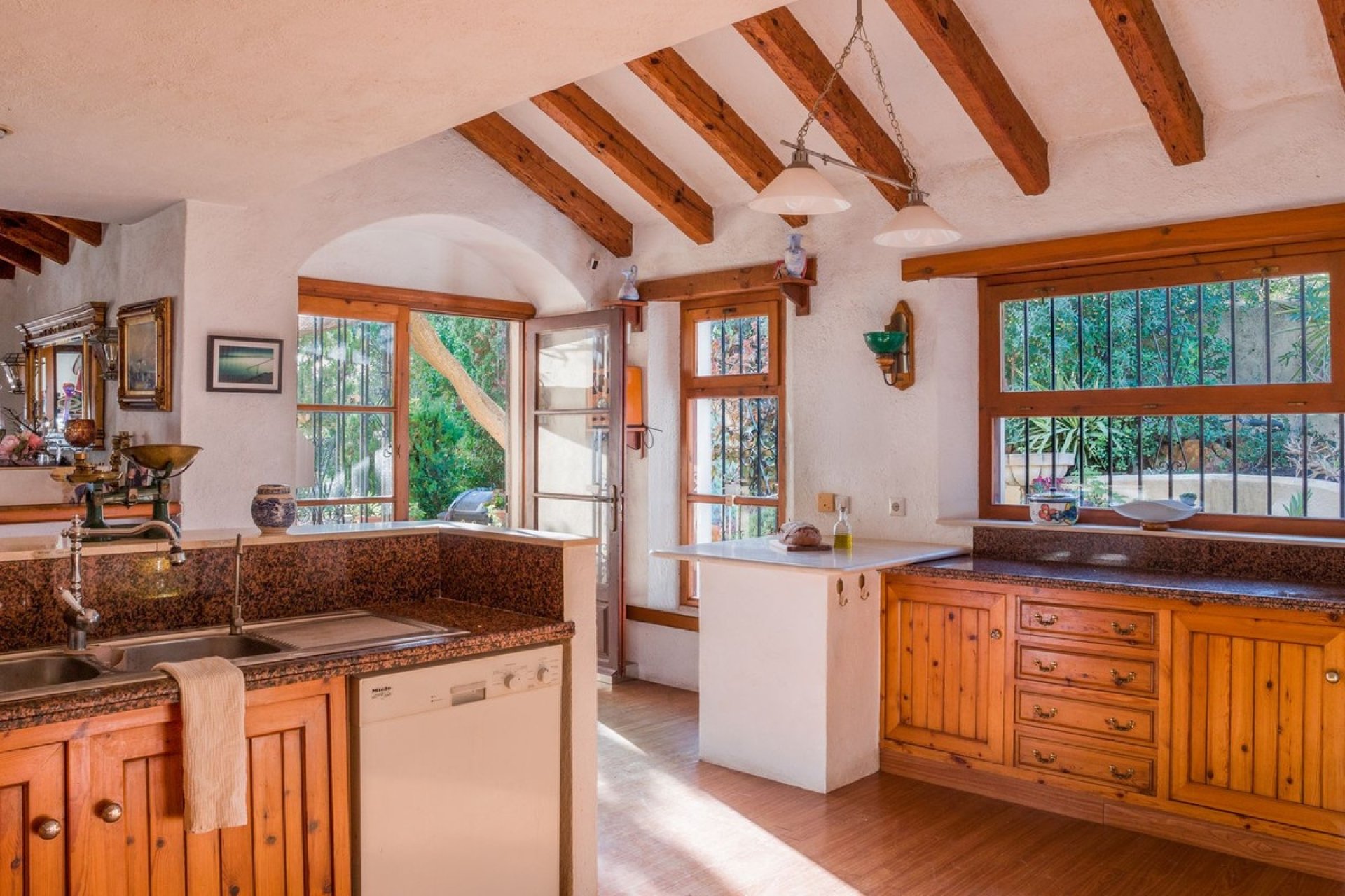 Resale - Villa - Estepona - Estepona Centro