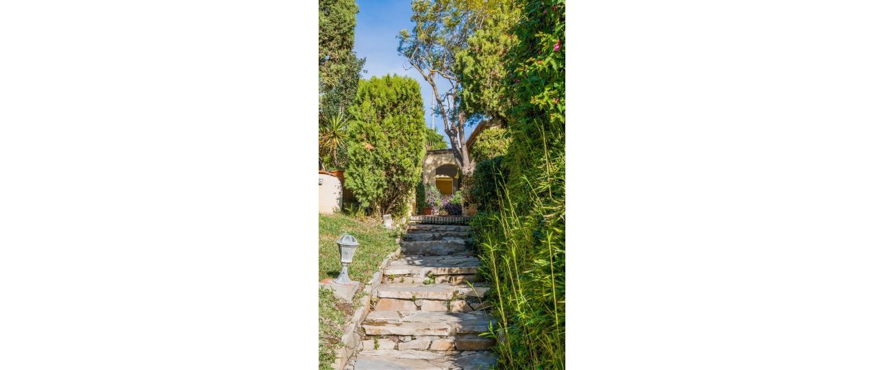 Resale - Villa - Estepona - Estepona Centro
