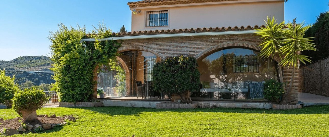 Resale - Villa - Estepona - Estepona Centro