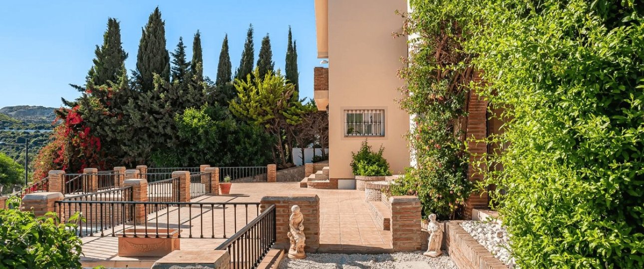 Resale - Villa - Estepona - Estepona Centro