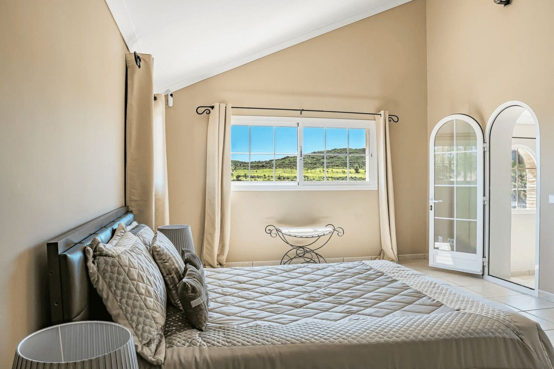 Resale - Villa - Estepona - Estepona Centro
