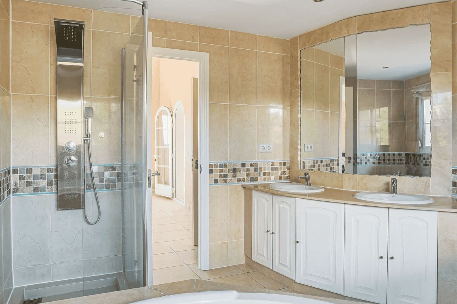 Resale - Villa - Estepona - Estepona Centro