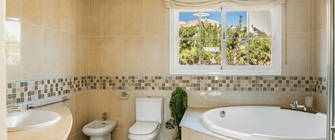 Resale - Villa - Estepona - Estepona Centro