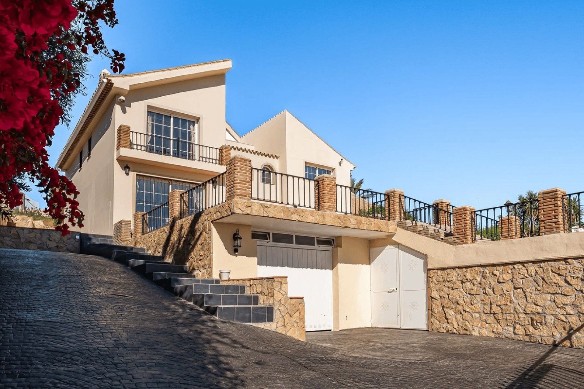 Resale - Villa - Estepona - Estepona Centro