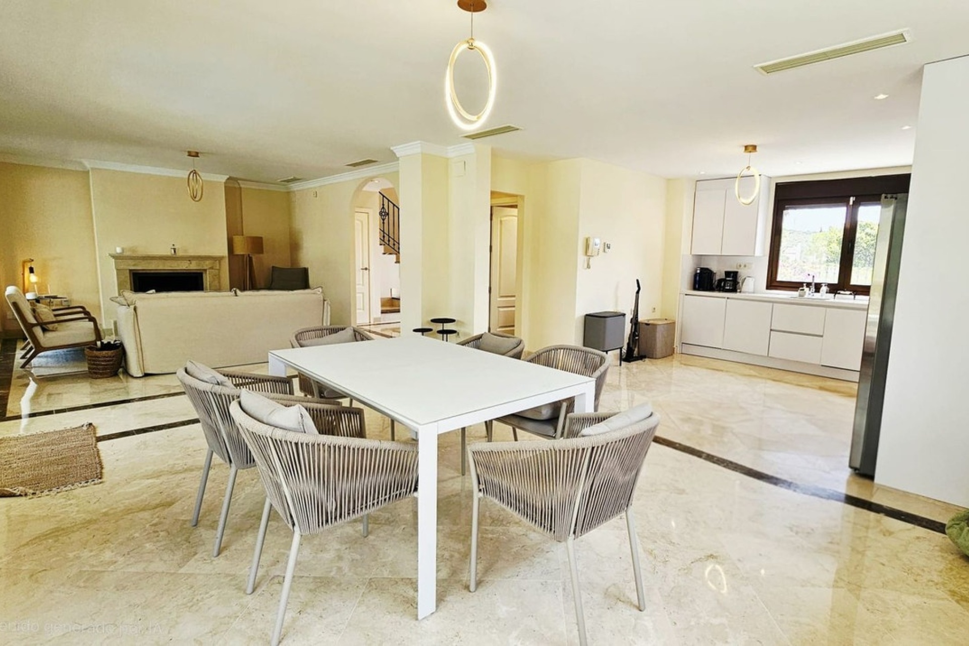 Resale - Villa - Estepona - Estepona Centro