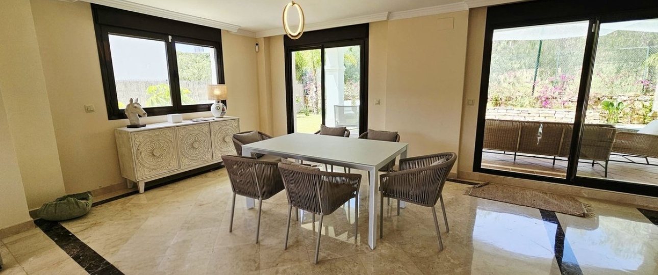 Resale - Villa - Estepona - Estepona Centro