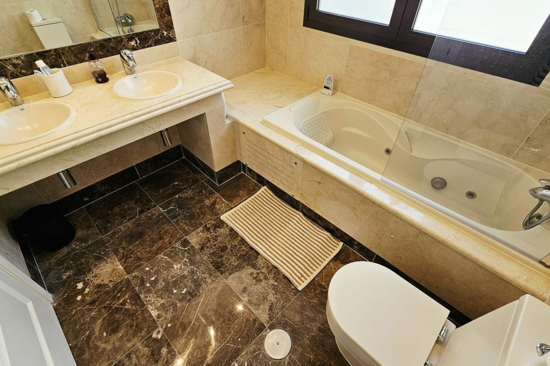 Resale - Villa - Estepona - Estepona Centro