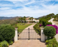 Resale - Villa - Estepona - Estepona Centro