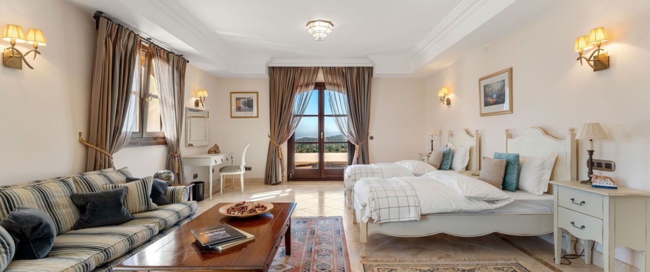 Resale - Villa - Estepona - Estepona Centro