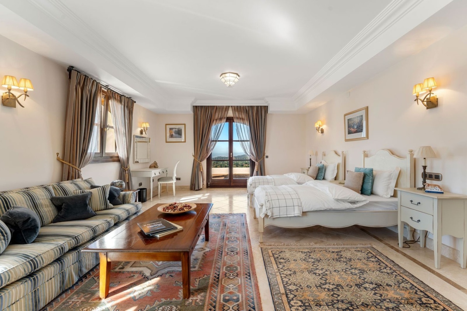 Resale - Villa - Estepona - Estepona Centro