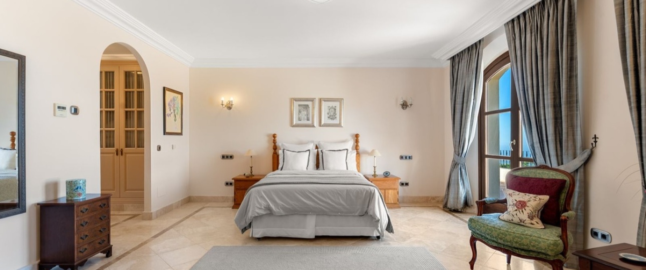 Resale - Villa - Estepona - Estepona Centro