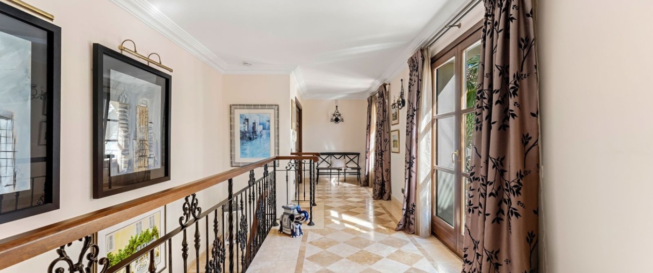 Resale - Villa - Estepona - Estepona Centro