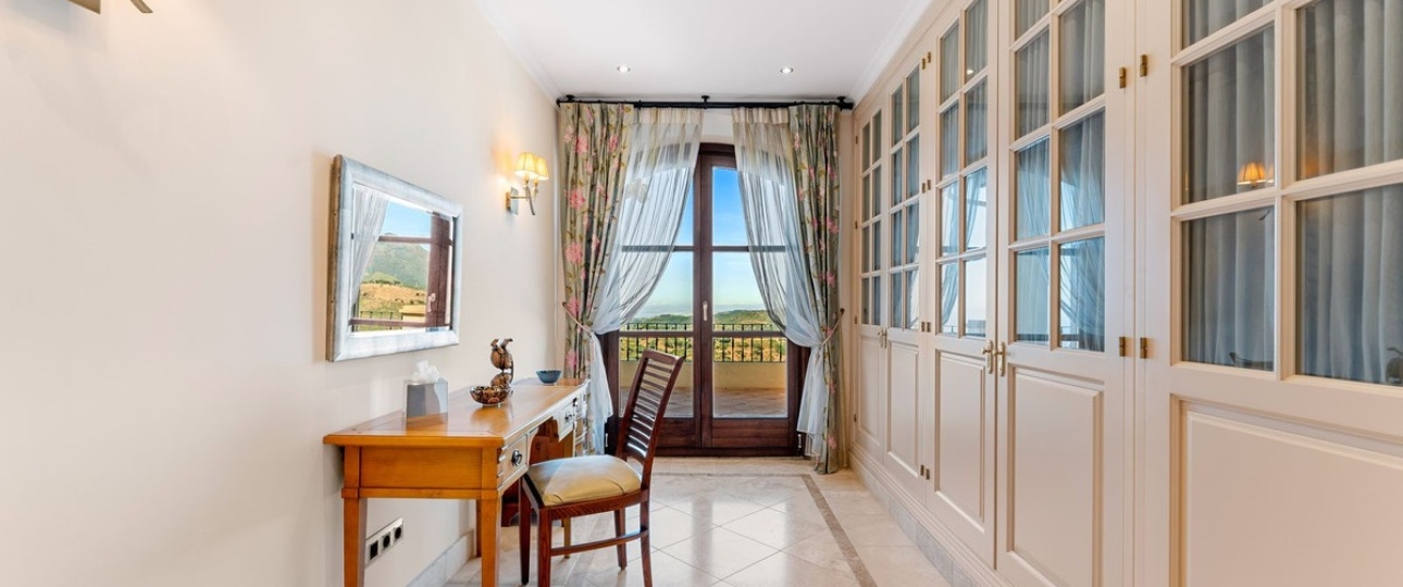 Resale - Villa - Estepona - Estepona Centro