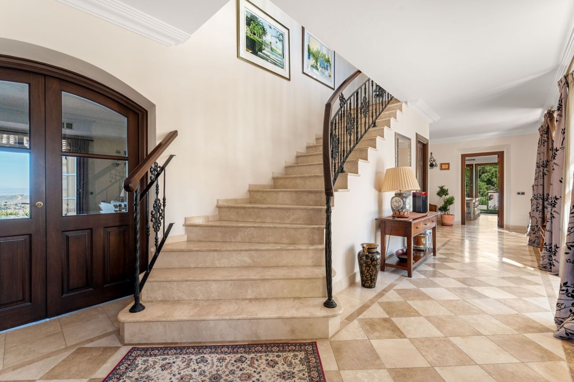 Resale - Villa - Estepona - Estepona Centro