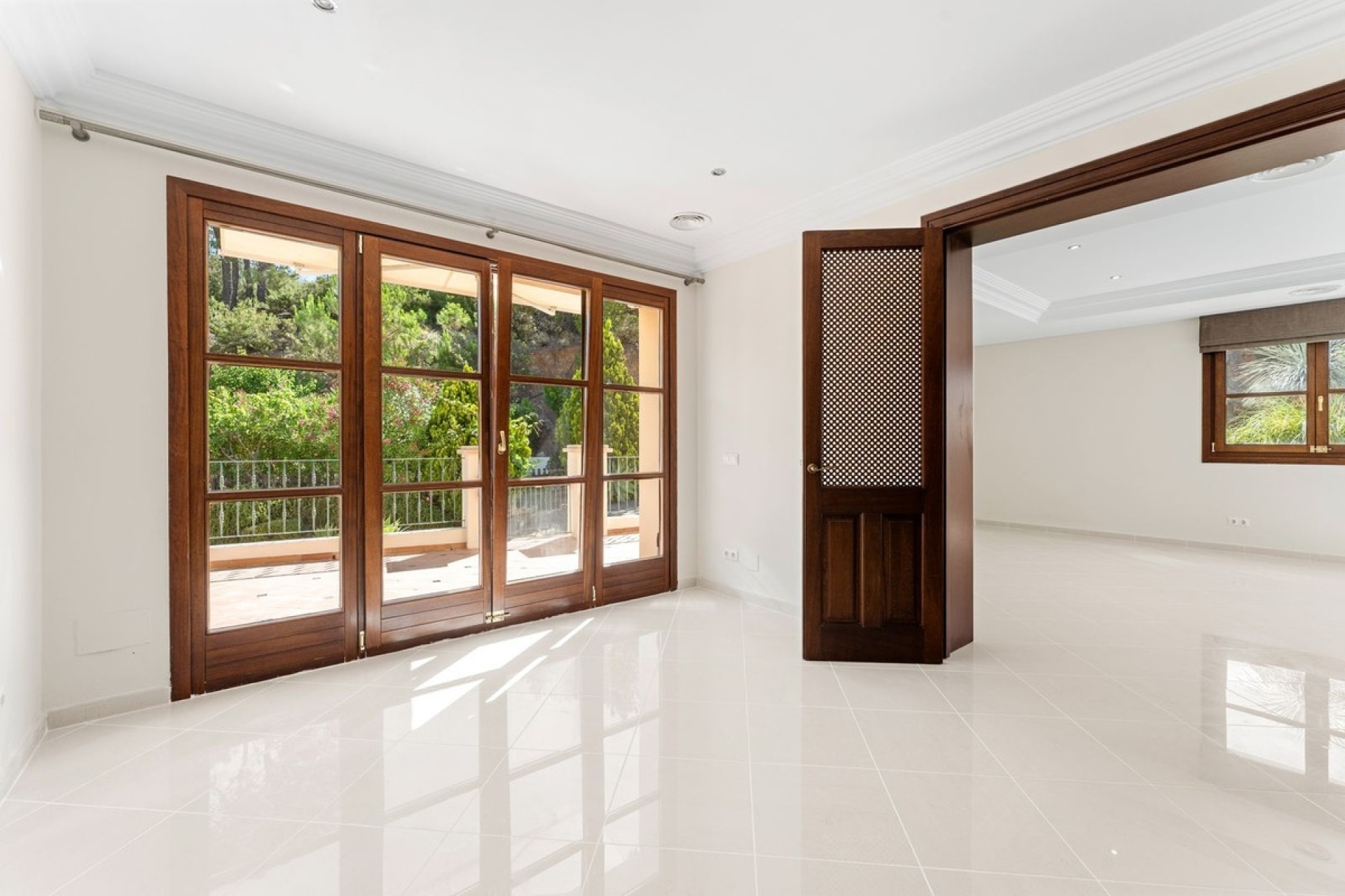 Resale - Villa - Estepona - Estepona Centro