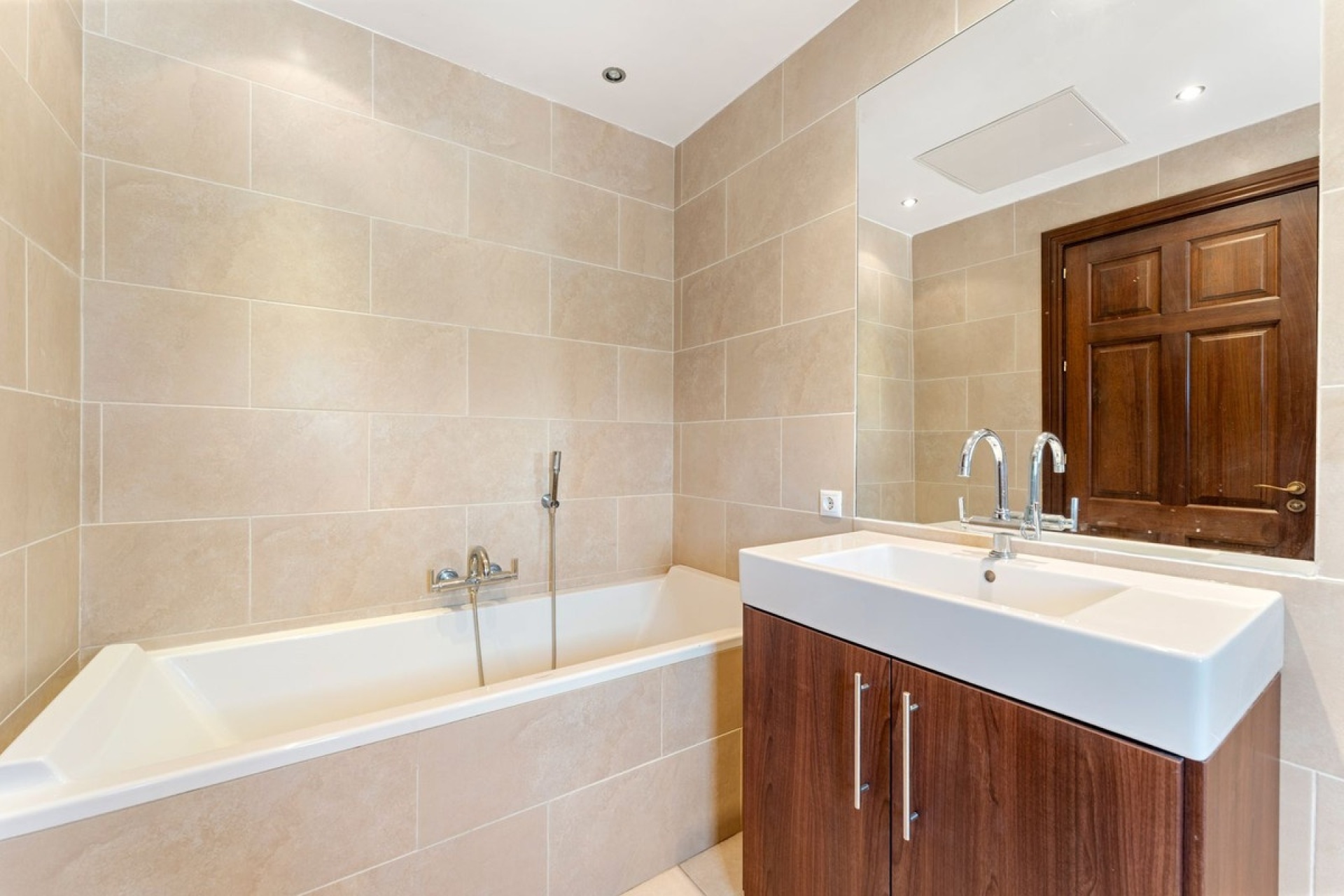 Resale - Villa - Estepona - Estepona Centro