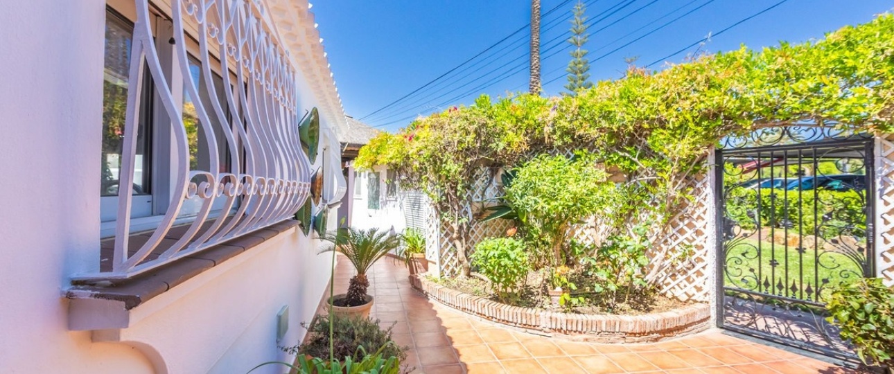 Resale - Villa - Estepona - Estepona Centro