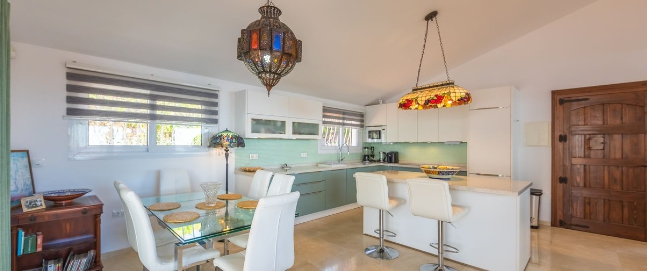 Resale - Villa - Estepona - Estepona Centro