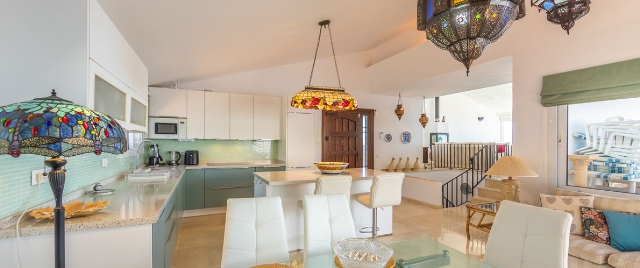 Resale - Villa - Estepona - Estepona Centro