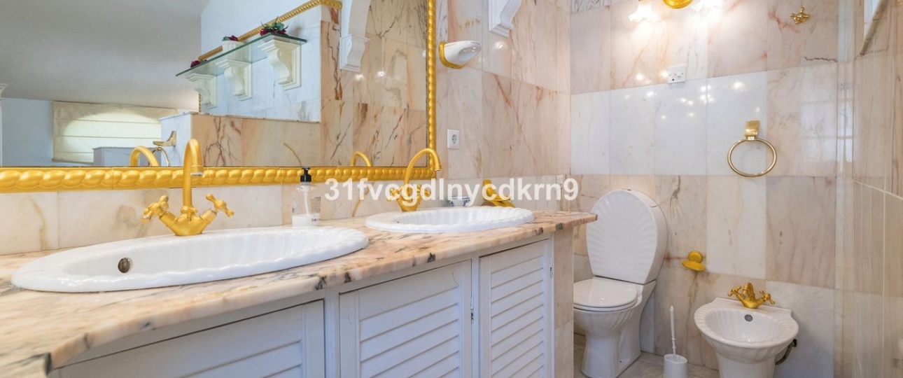 Resale - Villa - Estepona - Estepona Centro