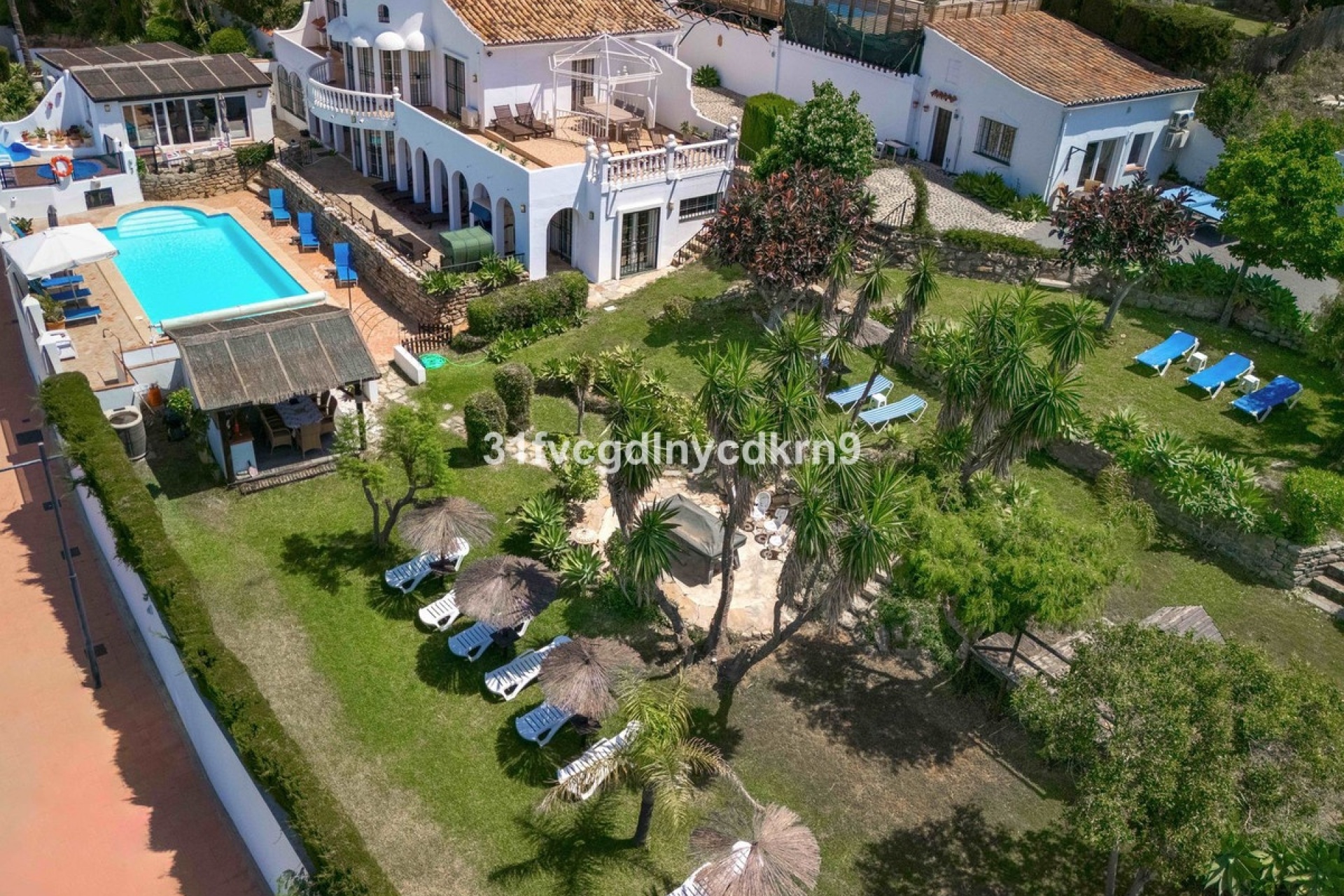 Resale - Villa - Estepona - Estepona Centro